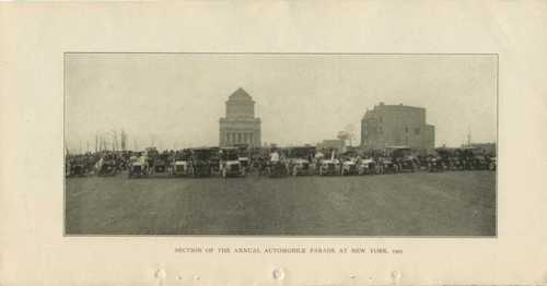 Section of the Annual Automobile Parade at New York, 1905